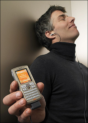鈦金版Walkman!索尼愛德立信W700c便攜式移動(dòng)通信